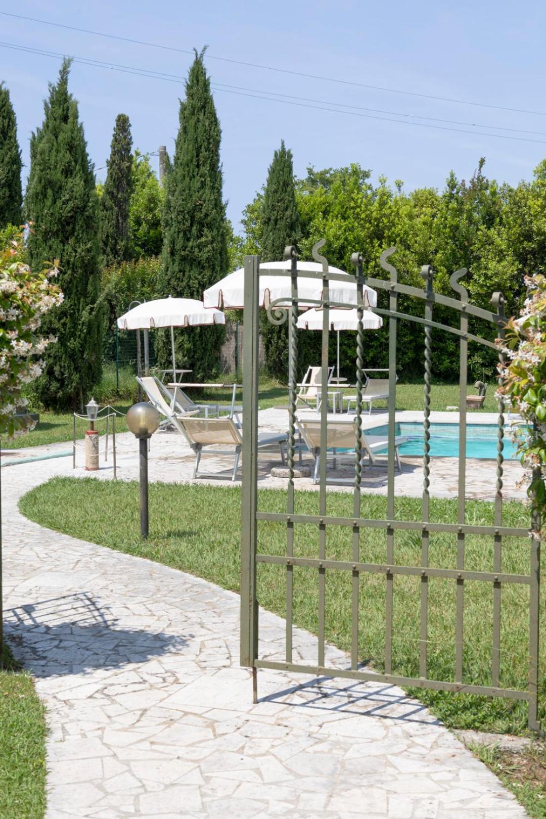 Апартаменты Fattoria Il Giardo Пьетразанта Экстерьер фото